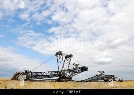 Roue-pelle à benne dans le Welzow-Sued à ciel ouvert, les mines de charbon brun par l'entreprise d'énergie Vattenfall, Basse Lusace Banque D'Images
