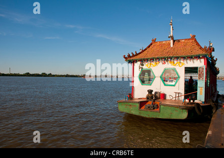 Dragon Boat sur le fleuve Songhua, Harbin, Heilongjiang, Chine, Asie Banque D'Images