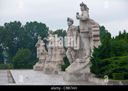 Statues martiale à tour Juche, Pyongyang, Corée du Nord, d'Asie Banque D'Images