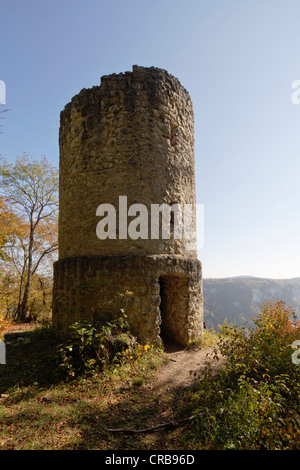 La tour de la défense des ruines du château de Schloss Hausen, Parc Naturel du Danube supérieur, district de Sigmaringen, Bade-Wurtemberg Banque D'Images