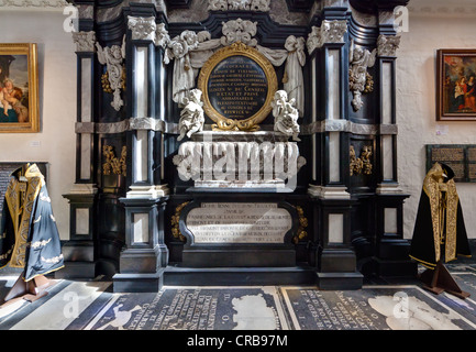 Vue de l'intérieur, la cathédrale de San Michel, Saint Michel et Sainte Gudule, Place de la cathédrale Sainte-Gudule, à Bruxelles, Belgique, Benelux Banque D'Images