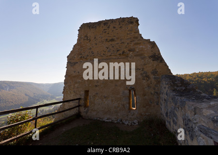 Ruines du château Schloss Hausen, mur pignon préservé, le Parc Naturel du Danube supérieur, district de Sigmaringen, Bade-Wurtemberg Banque D'Images