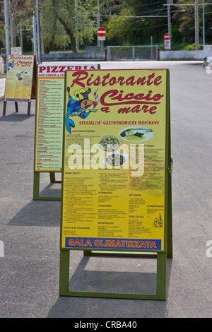 Signe d'un restaurant typique, Gargano, Foggia, Pouilles, Pouilles, Italie du Sud, Italie, Europe Banque D'Images