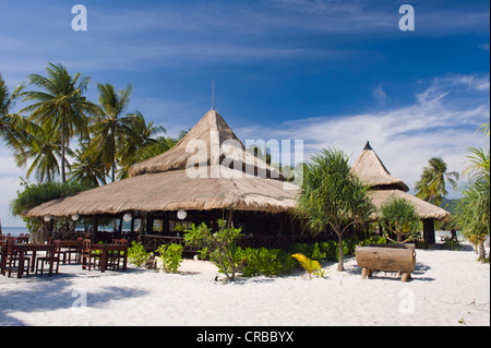 Restaurant de plage, Koh Mook Sivalai Beach Resort, Ko Muk ou Ko Mook island, Thaïlande, Asie du Sud-Est Banque D'Images