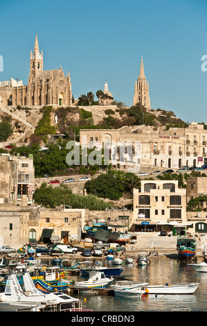 Vue de l'île maltaise de Gozo adock, Mgarr, pproached par ferry depuis le continent Banque D'Images