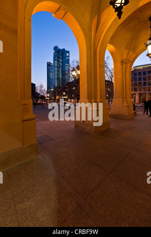 Vue de l'Alte Oper de Francfort, l'ancien opéra, au siège de la Deutsche Bank, Frankfurt am Main, Hesse, Germany, Europe Banque D'Images