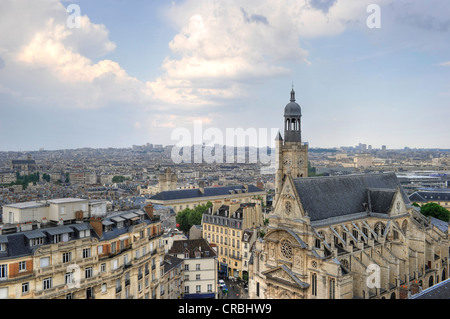 Vue depuis une plate-forme d'observation sur l'église de paroisse de Saint-Étienne-du-Mont, Montagne Sainte-Geneviève hill, Paris, France Banque D'Images