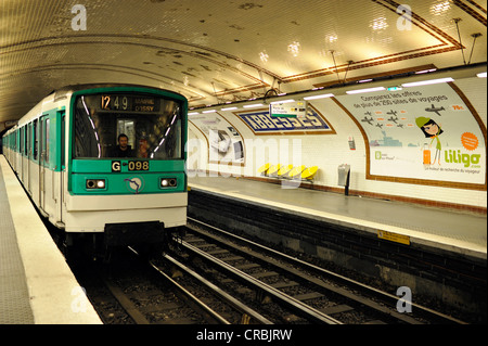 La saisie d'un train de la station de métro Metro, Paris, France, Europe Banque D'Images