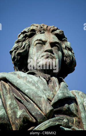 Monument Beethoven à Bonn sur la place Muensterplatz, Nordrhein-Westfalen, Germany, Europe Banque D'Images