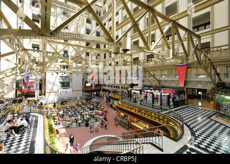 Vue de l'intérieur, cour, centre de Nancy Hanks, NEA, ancien Old Post Office Pavilion, Washington DC, District of Columbia Banque D'Images