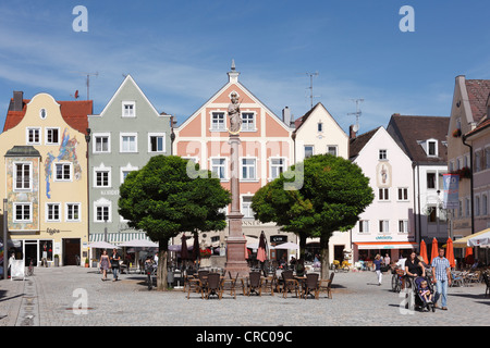 La colonne mariale sur la place Marienplatz, Weilheim, Pfaffenwinkel, Upper Bavaria, Bavaria, Germany, Europe Banque D'Images