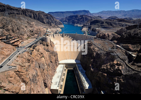 Vue sur le Barrage Hoover, vu de l'Mike O'Callaghan-Pat Tillman Memorial Bridge, Lake Mead National Recreation Area Banque D'Images