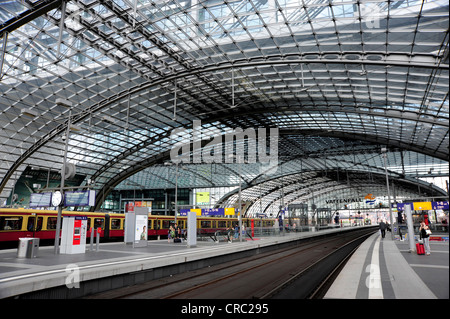 La construction du toit de la gare centrale de Berlin, Berlin, Germany, Europe Banque D'Images