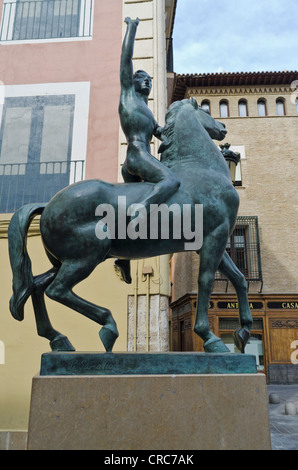 Sculpture cheval en face de Pablo Gargallo museum à San Felipe square à Saragosse, Aragon, Espagne Banque D'Images