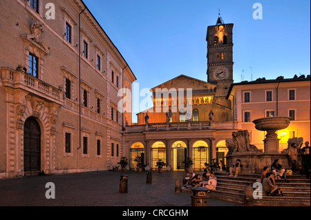 Palazzo di San Callisto et basilique de Santa Maria in Trastevere, Rome, Latium, Italie, Europe Banque D'Images