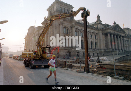 Berlin, le Reichstag site, devant les coureurs de l'image Banque D'Images