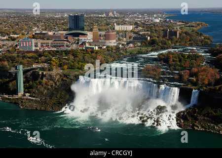 Les chutes du Niagara, vue d'en haut d'une tour d'observation, Niagara Falls, Ontario, Canada, Amérique du Nord Banque D'Images