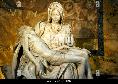 Pieta, sculpture de Michel-Ange Buonarroti dans la Basilique Saint-Pierre, Vatican, Rome, Latium, Italie, Europe Banque D'Images