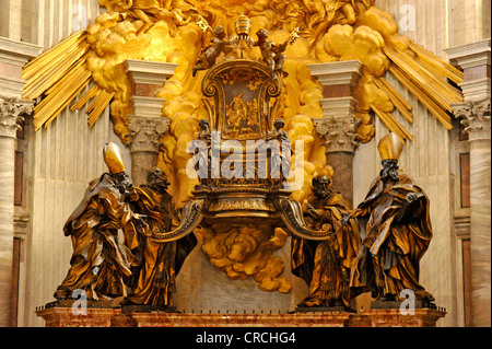 Cathedra Petri, Chaire de Saint Pierre du Bernin dans l'abside de la Basilique Saint-Pierre, Vatican, Rome, Latium, Italie Banque D'Images