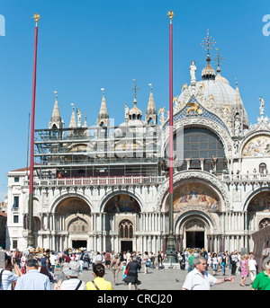 La Basilique Saint Marc, La Basilique di San Marco, la Place Saint Marc, la Piazza San Marco, Venise, Italie, Europe Banque D'Images