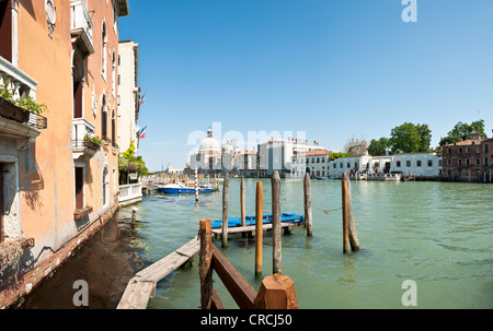 Vue sur l'église Santa Maria della Salute, Basilique Santa Maria della Salute, Venise, Italie, Europe Banque D'Images