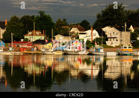 Bateaux dans le port de North Rustico, Prince Edward Island, Canada, Amérique du Nord Banque D'Images