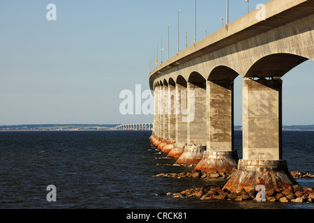 Pont de la confédération continentale entre le Nouveau-Brunswick et l'Île du Prince-Édouard, Canada, Amérique du Nord Banque D'Images
