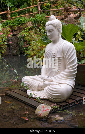 Siddhartha Statue, Jardin botanique de Andre Heller, Gardone Rivieara, Lac de Garde, Lombardie, Italie, Europe Banque D'Images