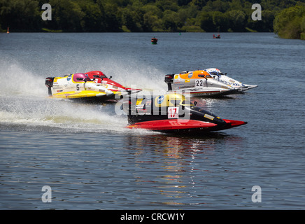 La course de bateau à moteur sur la Moselle à Brodenbach, Rhénanie-Palatinat, Allemagne, Europe Banque D'Images