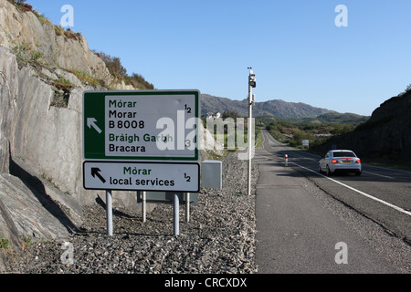 Panneau routier bilingue gaélique anglais près de Morar ecosse octobre 2010 Banque D'Images