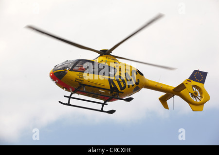 Eurocopter EC 135 ADAC ou Auto Club allemand de sauvetage par hélicoptère, Koblenz, Rhénanie-Palatinat, Allemagne, Europe Banque D'Images