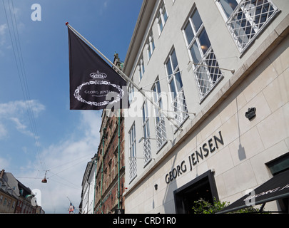 Le Georg Jensen orfèvre boutique mode de vie sur la zone piétonne et rue commerçante Strøget à Amagerltorv à Copenhague, Danemark Banque D'Images