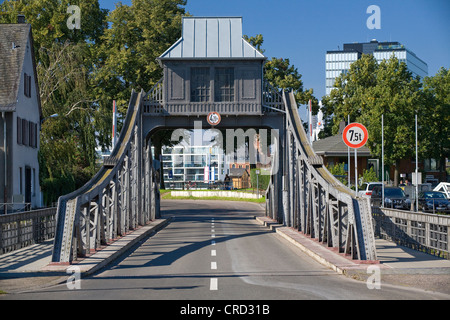Pont tournant historique, pont Deutzer hafen port, cologne, Rhénanie du Nord-Westphalie, Allemagne, Europe Banque D'Images