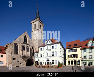 Sur la place de l'Église Aegidien Wenigemarkt, passage à l'Kraemerbruecke, Merchants' Bridge, Erfurt, Thuringe, PublicGround Banque D'Images