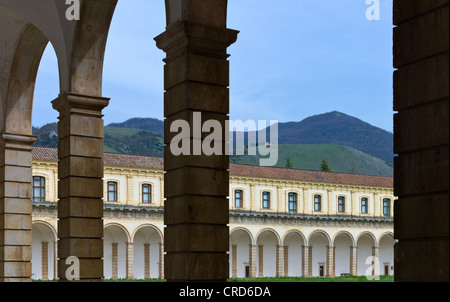 Europe Italie,Campania Cilento, Padula, la chartreuse de San Lorenzo Grand Cloître Banque D'Images