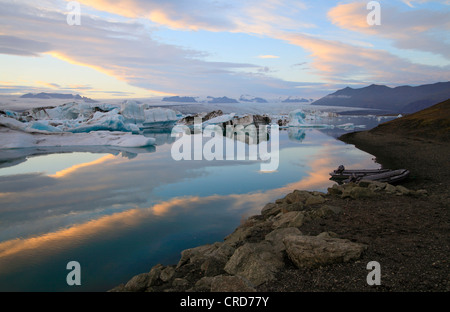 Le lac Glacier Joekulsarlon in front of Vatnajoekull, Islande, Europe Banque D'Images