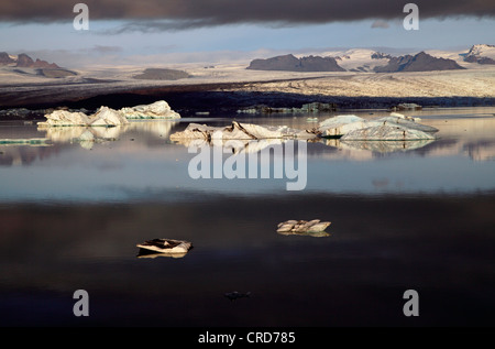 Le lac Glacier Vatnajoekull Joekulsarlon devant l'Islande, de l'Europe Banque D'Images