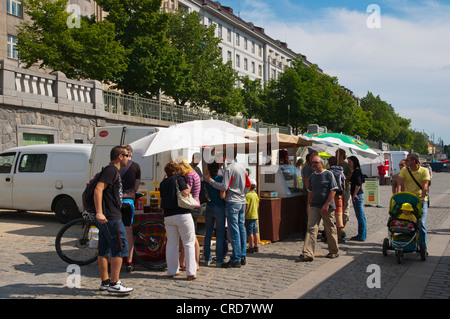 Naplavce Na farmers market, Naplavka embankment, Prague, République Tchèque Banque D'Images