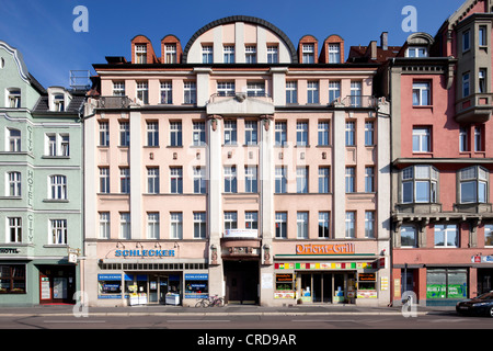 Les bâtiments historiques à vocation commerciale, de Bahnhofstrasse, Eisenach, en Thuringe, Allemagne, Europe, PublicGround Banque D'Images