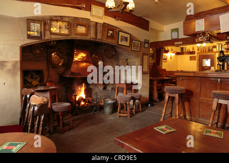 Kings Head Pub, Kettlewell, Yorkshire. Un pub anglais traditionnel qui sert des repas et de la vraie bière. Banque D'Images