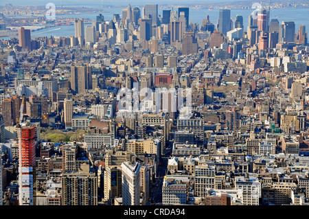 Vue sud de l'Empire State Building sur le quartier financier, USA, New York, Manhattan Banque D'Images