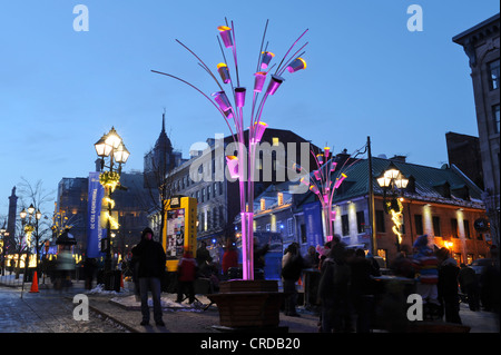 Place Jacques Cartier dans la nuit, pendant le festival MONTRÉAL EN LUMIÈRE. Banque D'Images