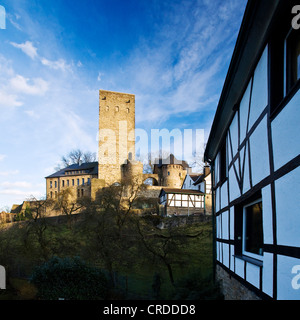 Vue sur Château Blankenstein, Allemagne, Rhénanie du Nord-Westphalie, Ruhr, Hattingen Banque D'Images