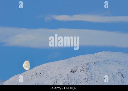 La lune à Kiruna, Suède, Laponie, Norrbotten Banque D'Images