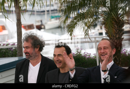 Gustave Kervern directeur, l'Acteur Albert Dupontel, acteur Benoît Poelvoorde, chez le grand soir photocall Cannes 2012 Banque D'Images