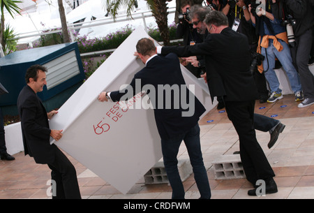 Gustave Kervern directeur, l'Acteur Albert Dupontel, Benoît Poelvoorde, acteur réalisateur Benoît Delepine chez le grand soir photocall Banque D'Images