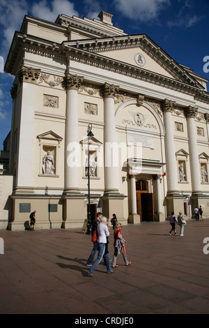St Anne's Church dans le centre-ville historique de Varsovie, Pologne, Europe Banque D'Images
