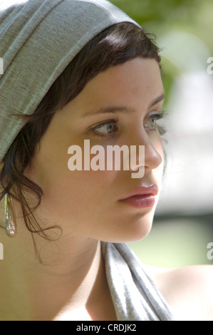 Portrait d'une belle femme aux boucles d', Allemagne Banque D'Images