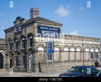 Signer pour la gare centrale de chemins de Lowestoft, Lowestoft, Suffolk, Angleterre Banque D'Images