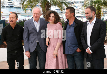 Yu Lik-wai, Jean-pierre Dardenne, Arsinée Khanjian, Karim Aïnouz, Emmanuel Carrère, le Jury de la Cinéfondation photocall Banque D'Images